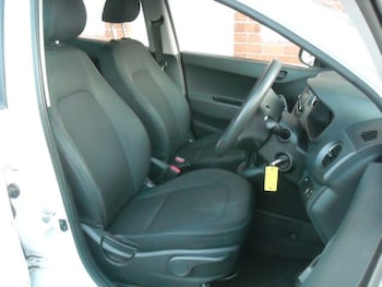 Used Hyundai i10 2017 for sale - 79531254: Photo