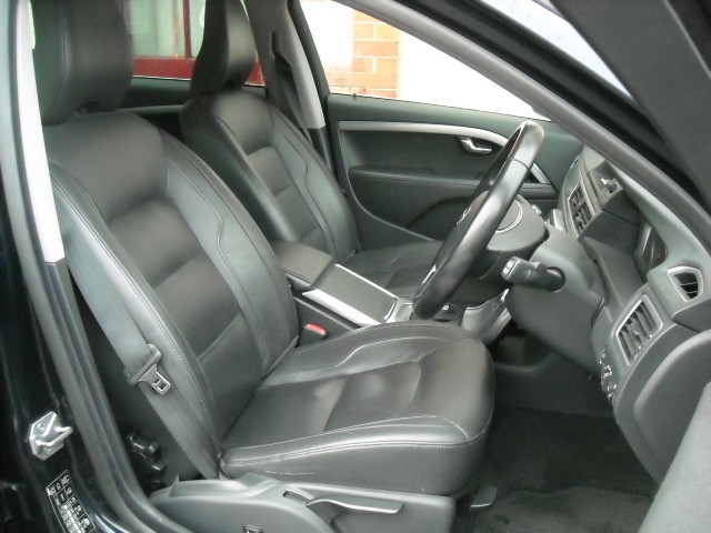 Used Volvo V70 for sale - 77676546: Photo 4