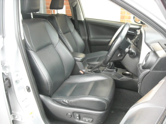 Used Toyota RAV4 2014 for sale - 78134845: Photo 4