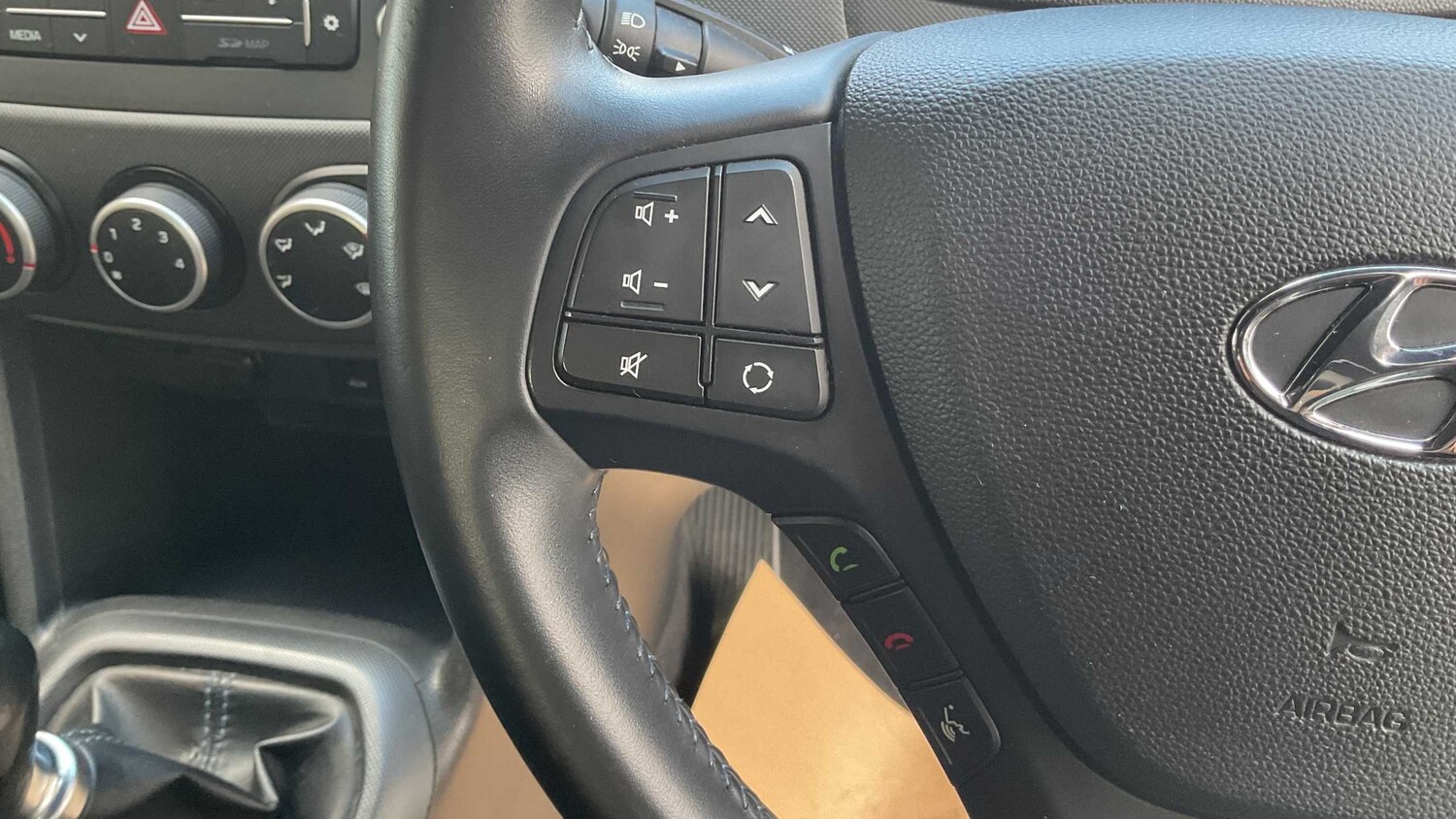 Used Hyundai i10 2019 for sale - 77995886: Photo 12