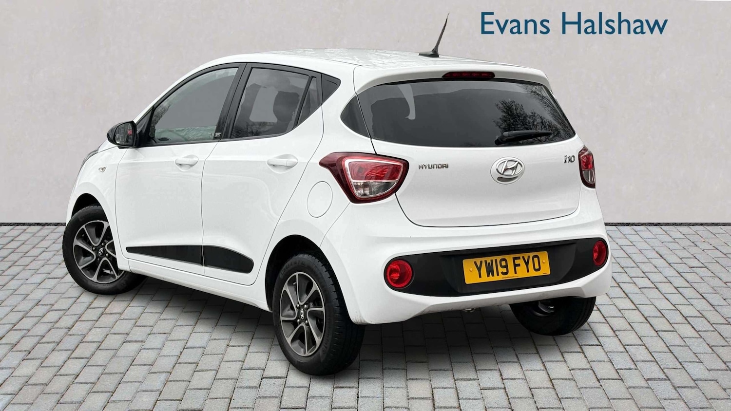 Used Hyundai i10 2019 for sale - 77995886: Photo 2