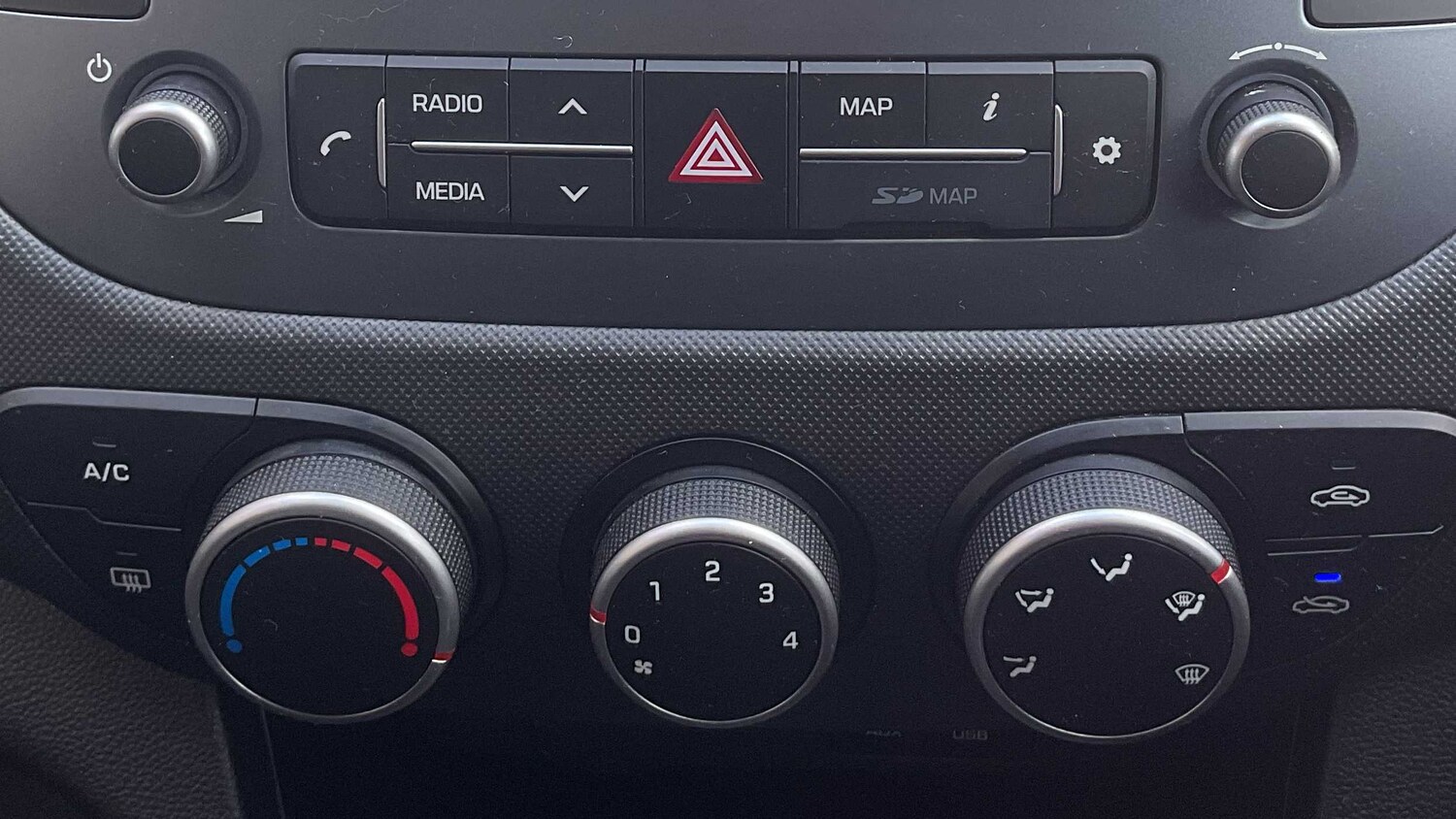 Used Hyundai i10 2019 for sale - 77995886: Photo 23