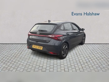 Used Hyundai i20 2022 for sale - 77996104: Photo