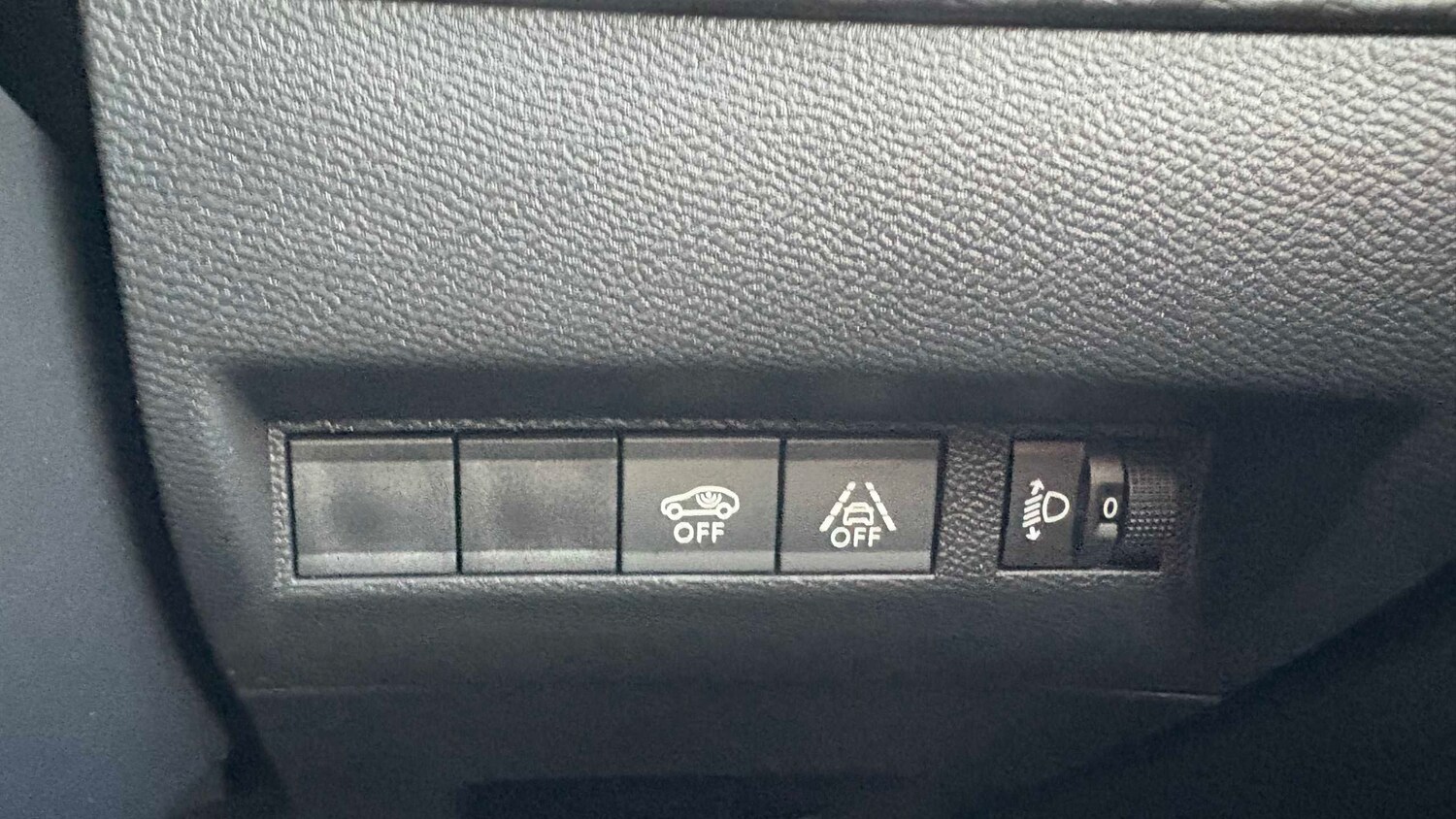 Used Peugeot 2008 2022 for sale - 77861461: Photo 14