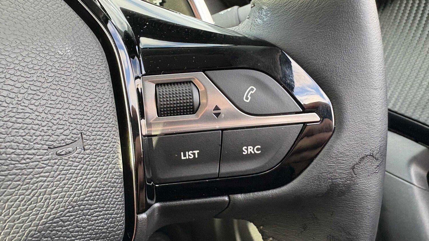 Used Peugeot 2008 2022 for sale - 77861461: Photo 9