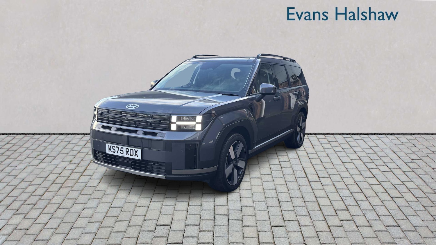 Used Hyundai Santa Fe for sale - 77861882: Photo 2