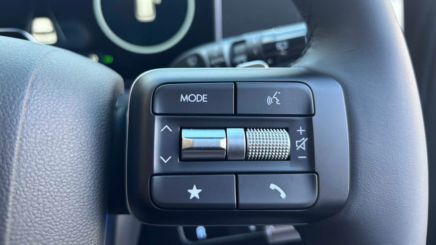 Used Hyundai Santa Fe for sale - 77861882: Photo 8