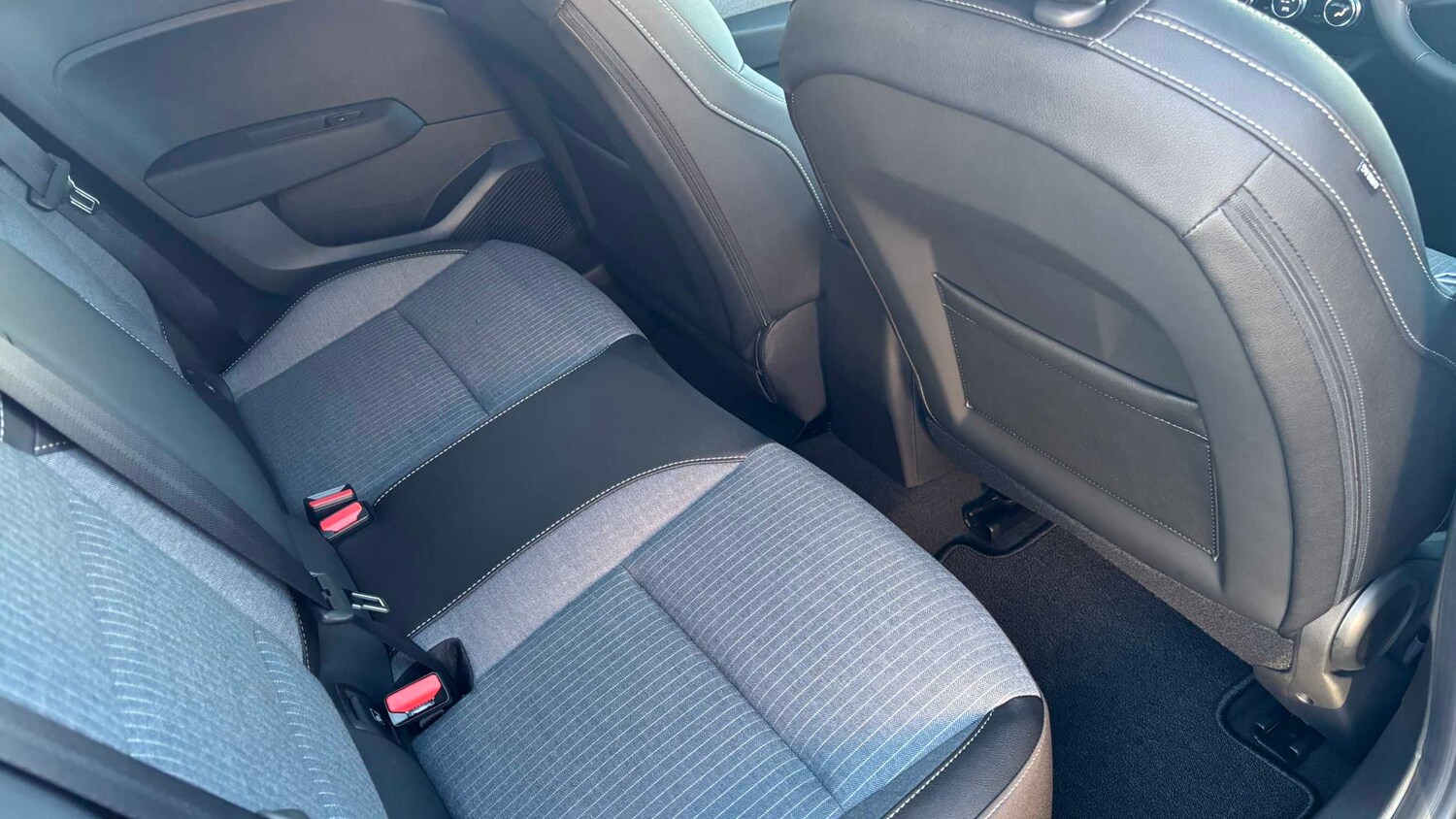 Used Renault Clio for sale - 77860527: Photo 24