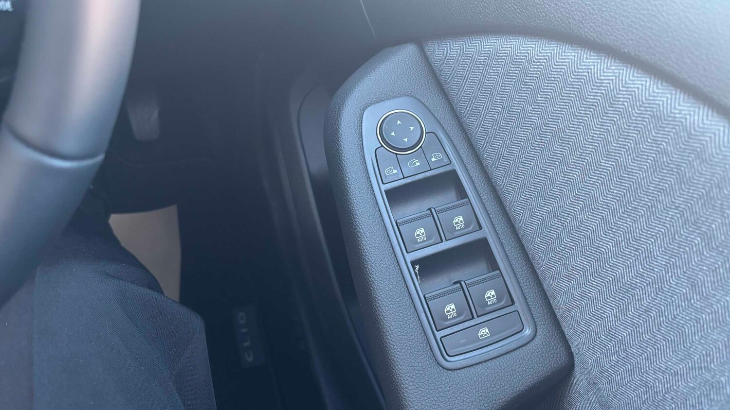 Used Renault Clio for sale - 77860527: Photo 29