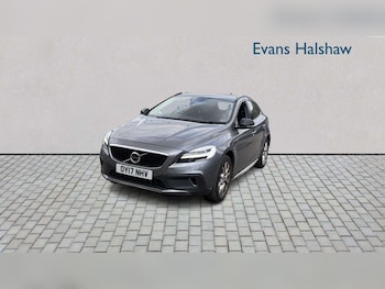 Used Volvo V40 2017 for sale - 79306855: Photo