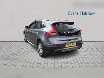 Used Volvo V40 2017 for sale - 79306855: Photo
