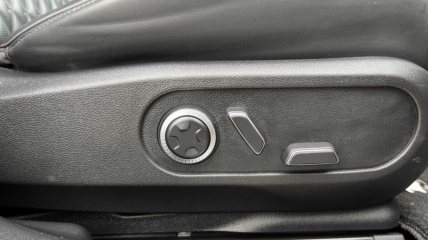 Used Genesis GV60 2024 for sale - 78187846: Photo 24