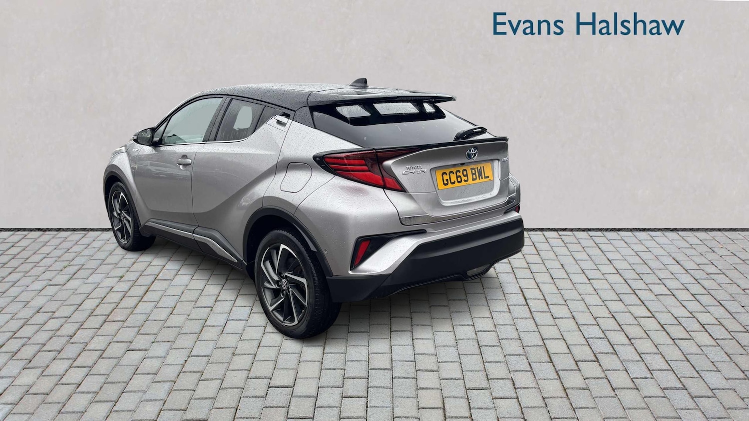 Used Toyota C-HR for sale - 77860820: Photo 3