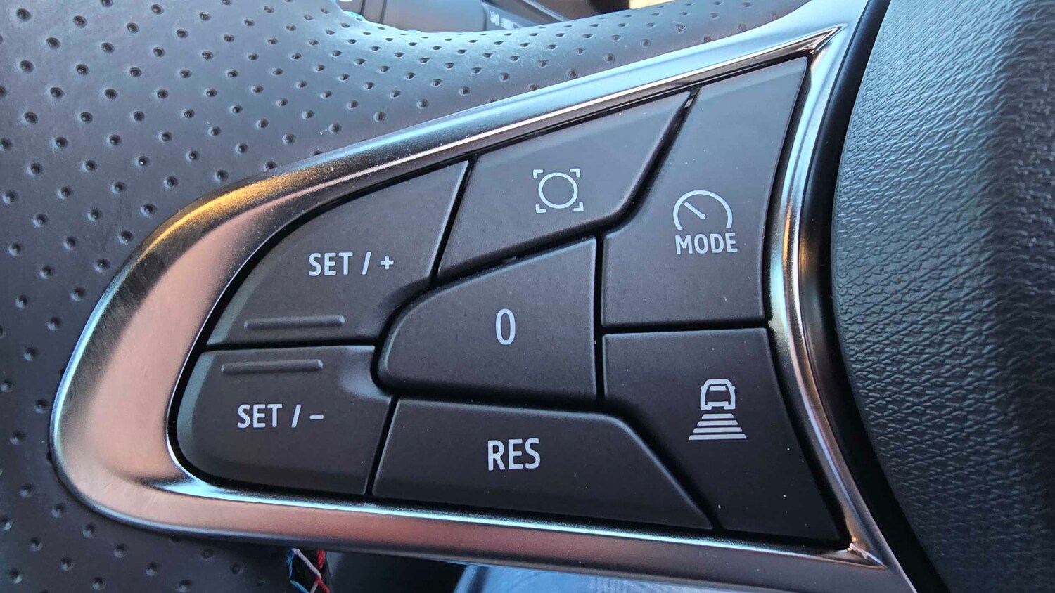 Used Renault Captur for sale - 77860744: Photo 15