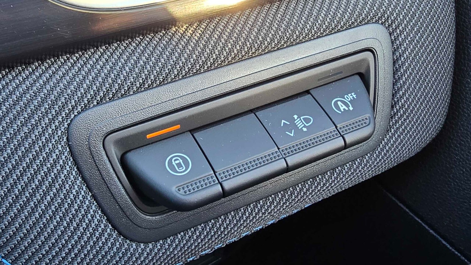 Used Renault Captur for sale - 77860744: Photo 20