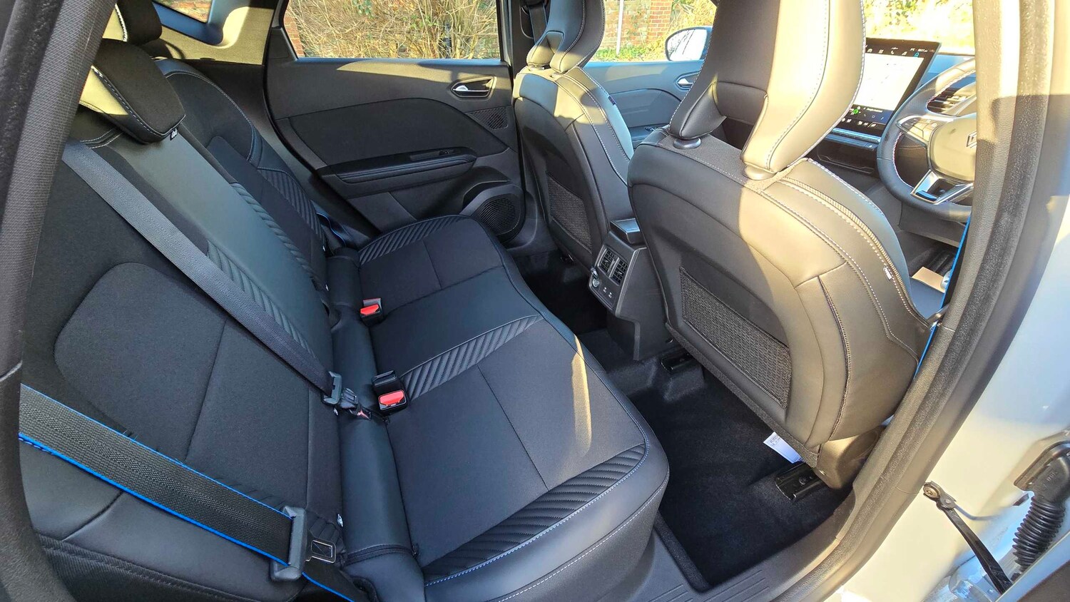 Used Renault Captur for sale - 77860744: Photo 30