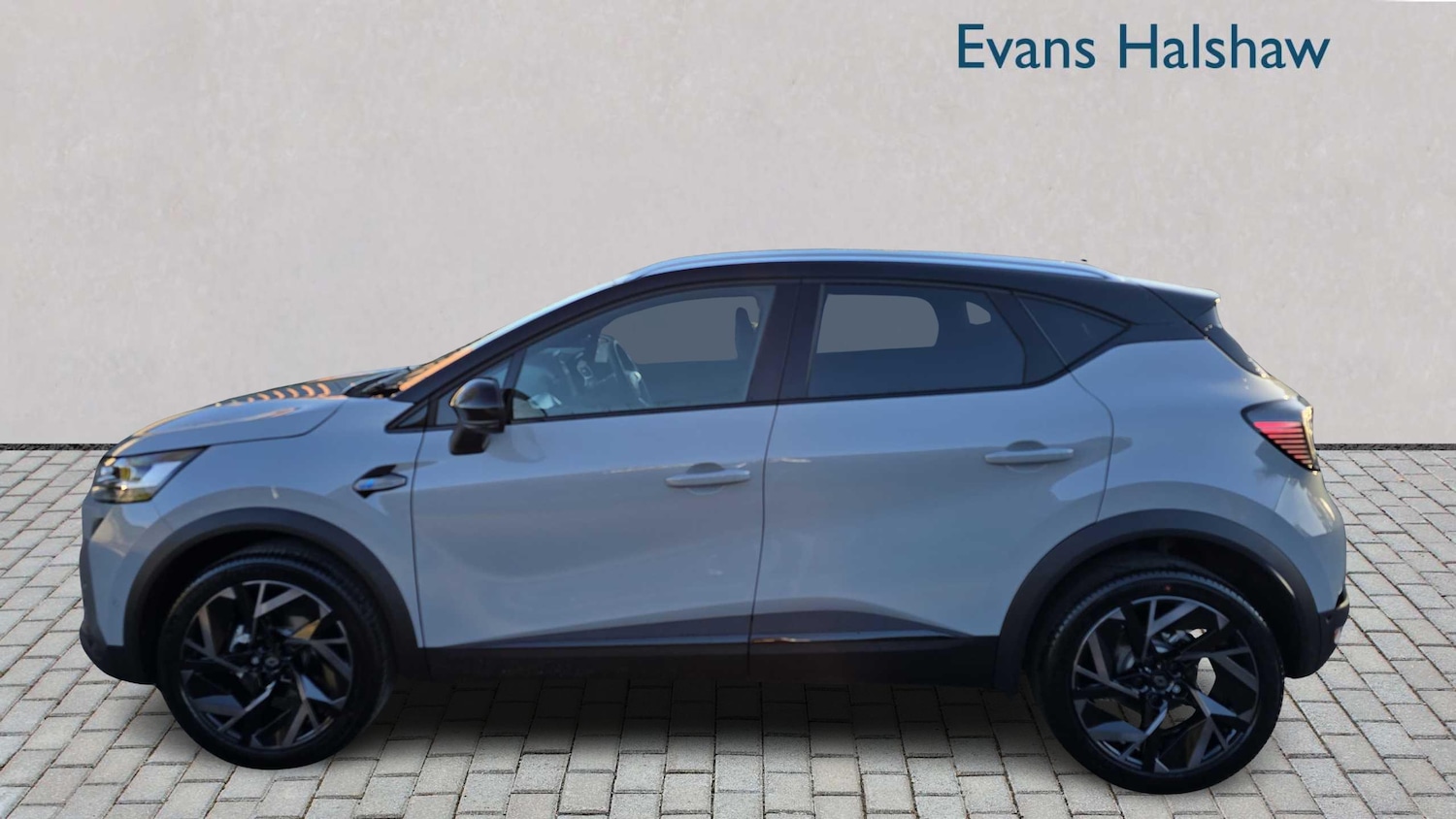 Used Renault Captur for sale - 77860744: Photo 4