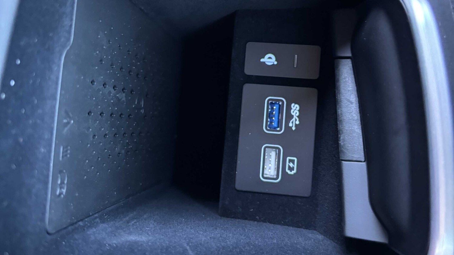 Used Genesis GV70 for sale - 77858229: Photo 16