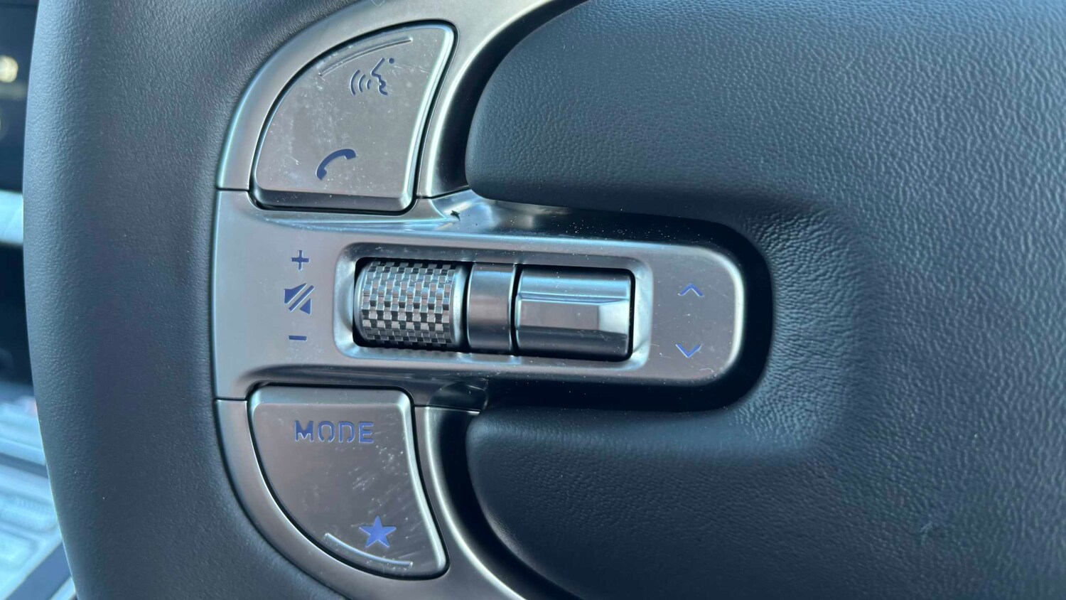 Used Genesis GV70 for sale - 77858229: Photo 7