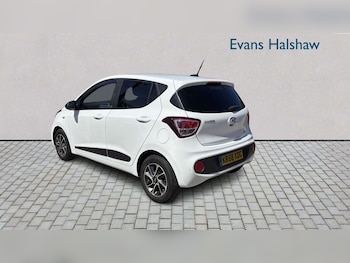 Used Hyundai i10 2018 for sale - 79096081: Photo