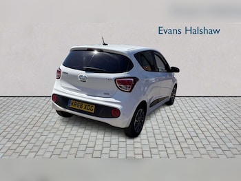 Used Hyundai i10 2018 for sale - 79096081: Photo