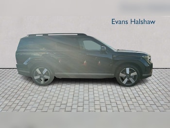 Used Hyundai Santa Fe 2025 for sale - 77995905: Photo