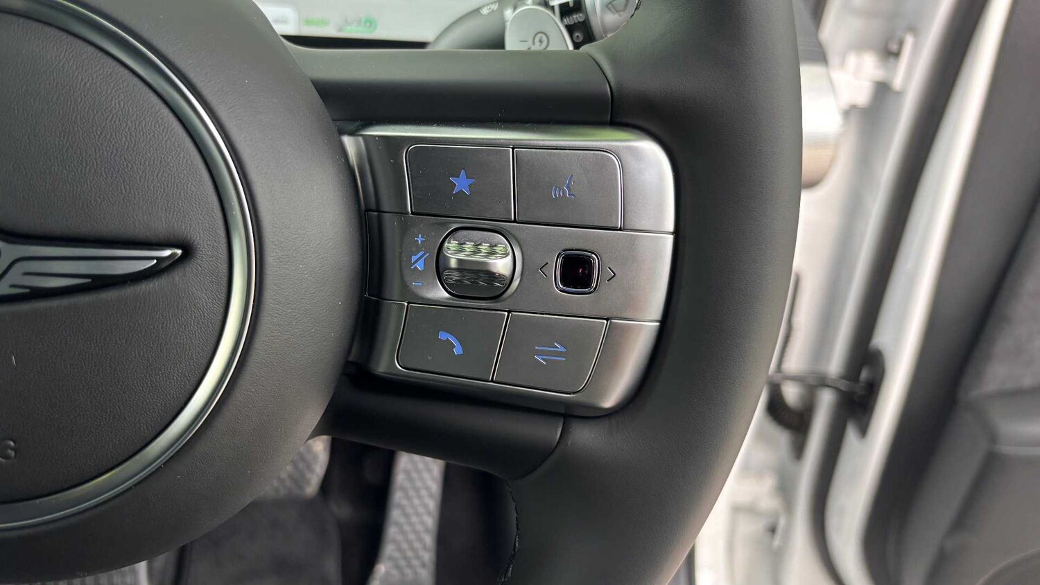 Used Genesis GV60 2025 for sale - 78187765: Photo 24