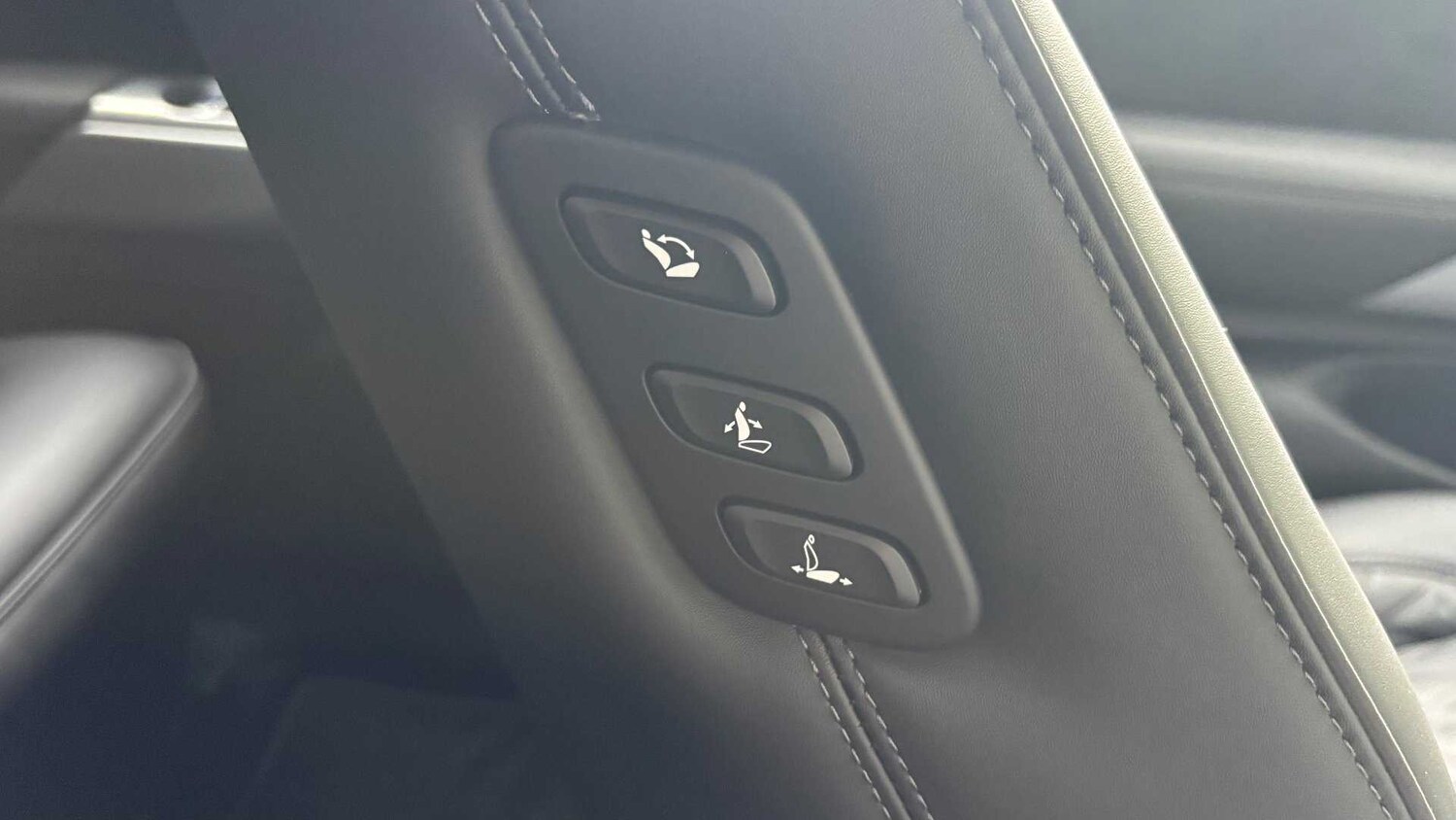 Used Genesis GV60 2025 for sale - 78187765: Photo 34