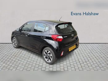Used Hyundai i10 2023 for sale - 79455436: Photo