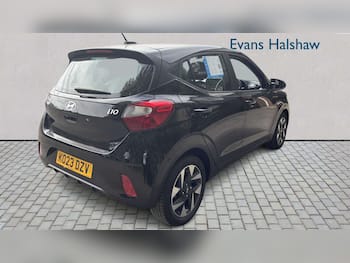 Used Hyundai i10 2023 for sale - 79455436: Photo