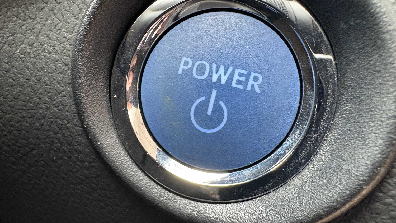 Used Toyota C-HR for sale - 77861860: Photo 25