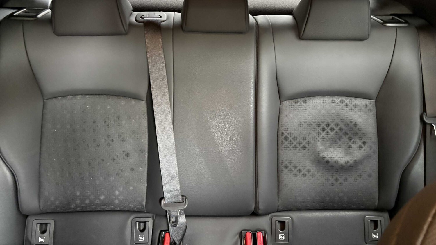 Used Toyota C-HR for sale - 77861860: Photo 30