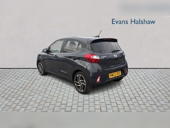 Used Hyundai i10 2022 for sale - 77996023: Photo