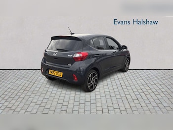 Used Hyundai i10 2022 for sale - 77996023: Photo