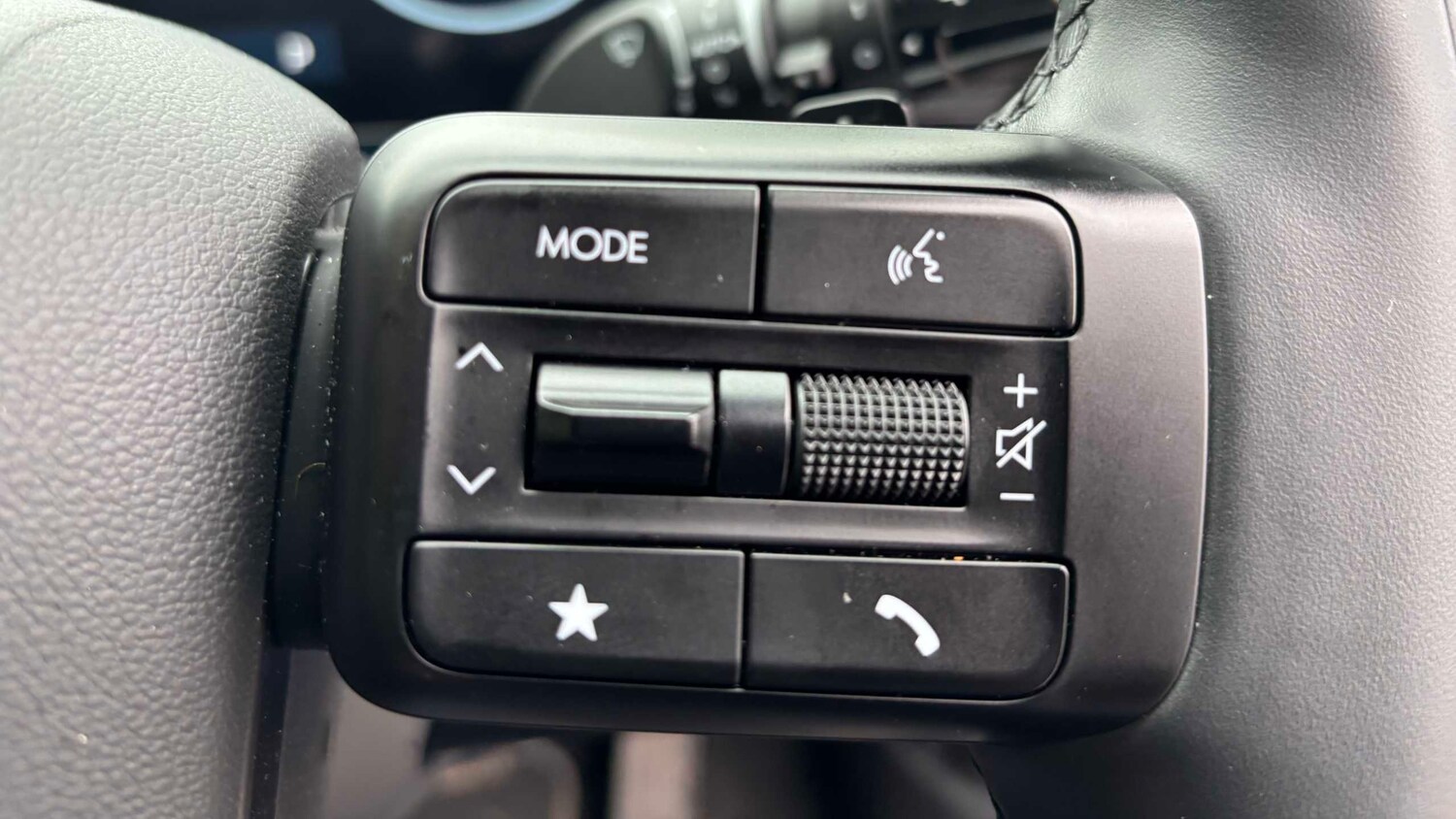 Used Hyundai Santa Fe for sale - 78216311: Photo 8