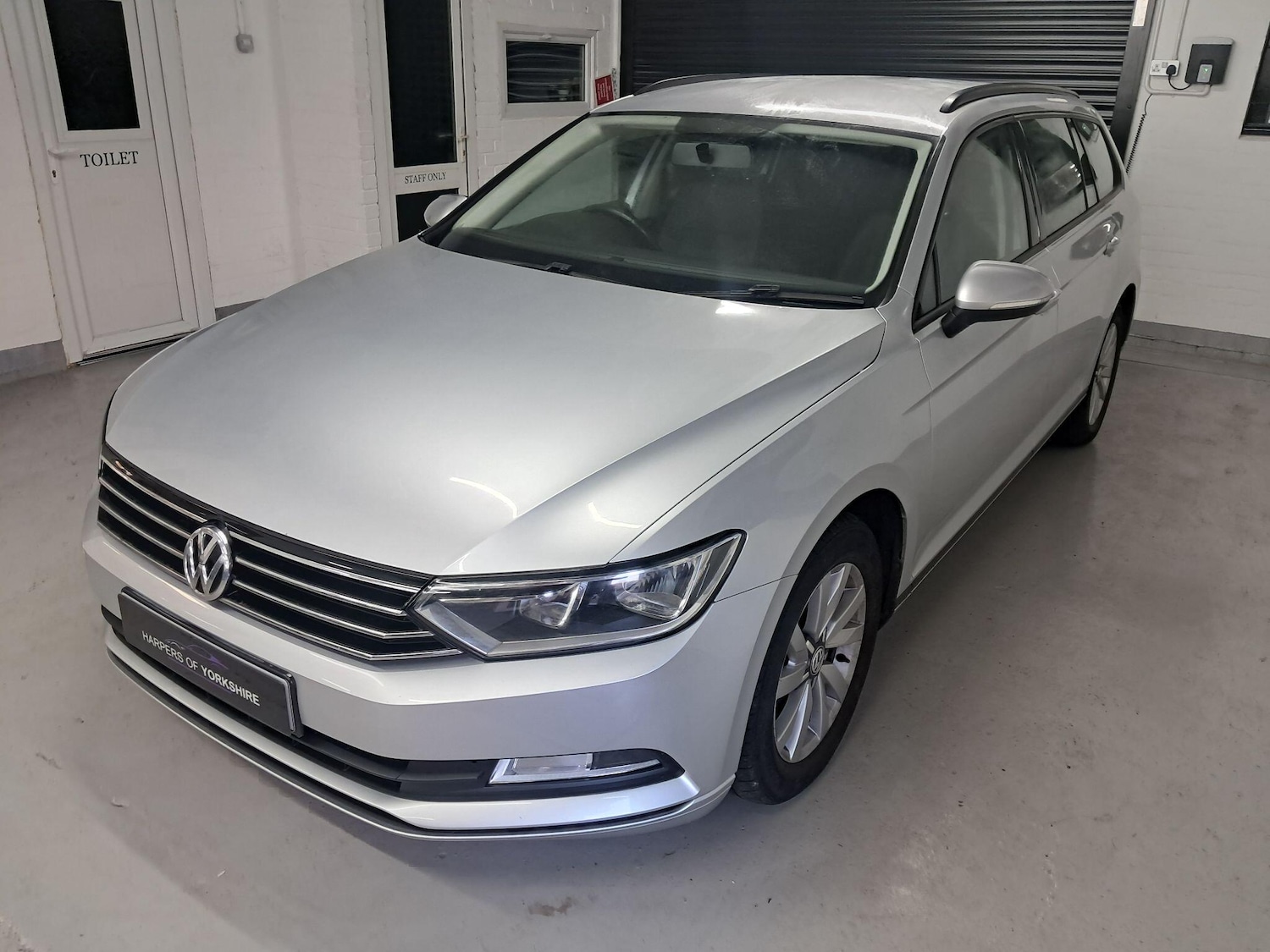 Used Volkswagen Passat 2016 for sale - 76607497: Photo 2