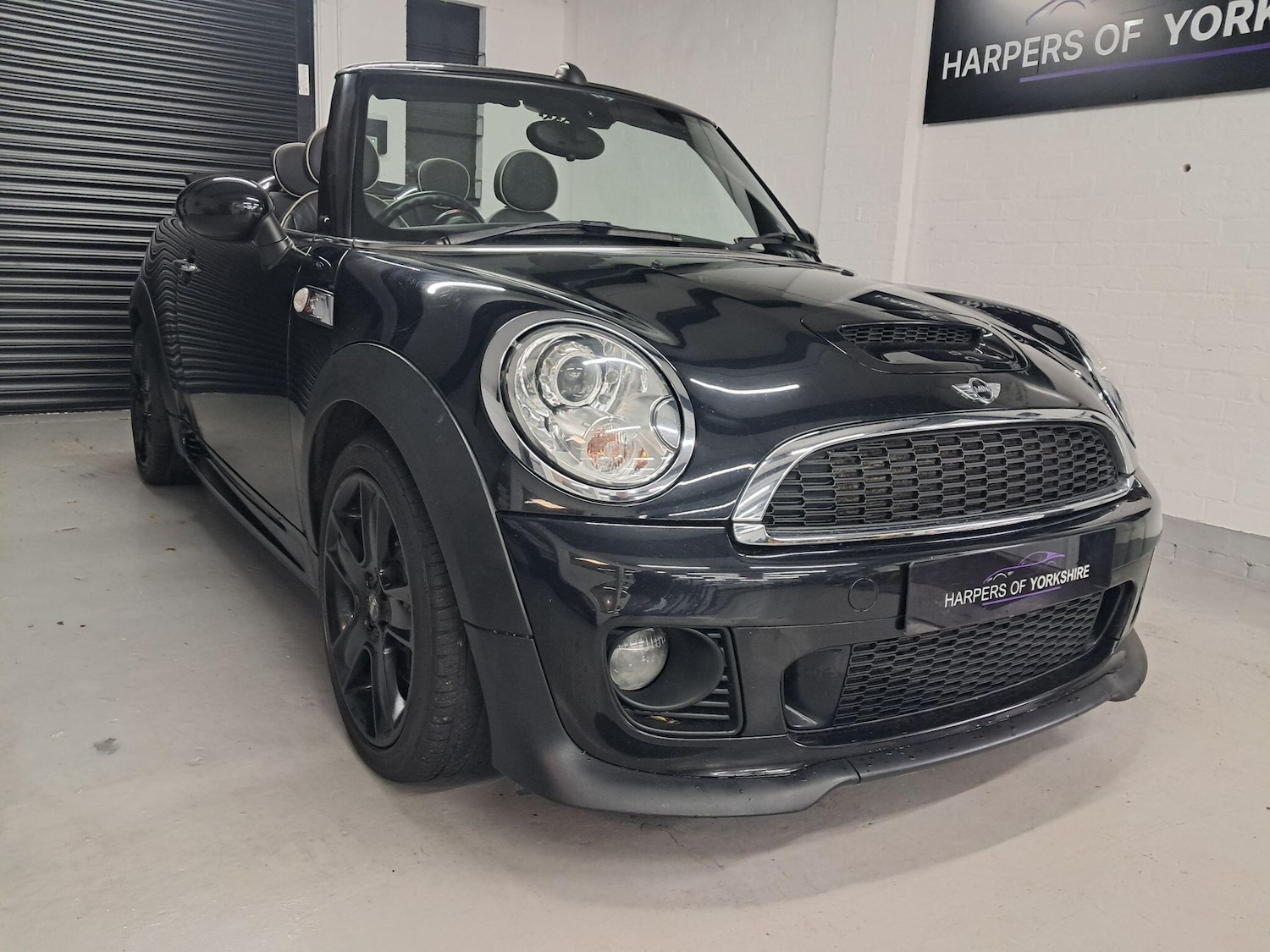 Used MINI Convertible 2013 for sale - 76326165: Photo 2
