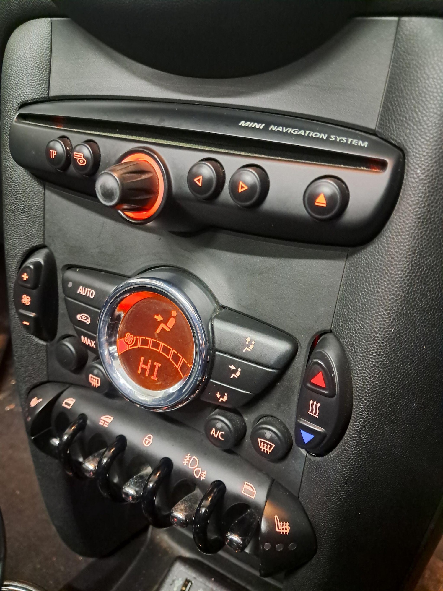 Used MINI Convertible 2013 for sale - 76326165: Photo 25