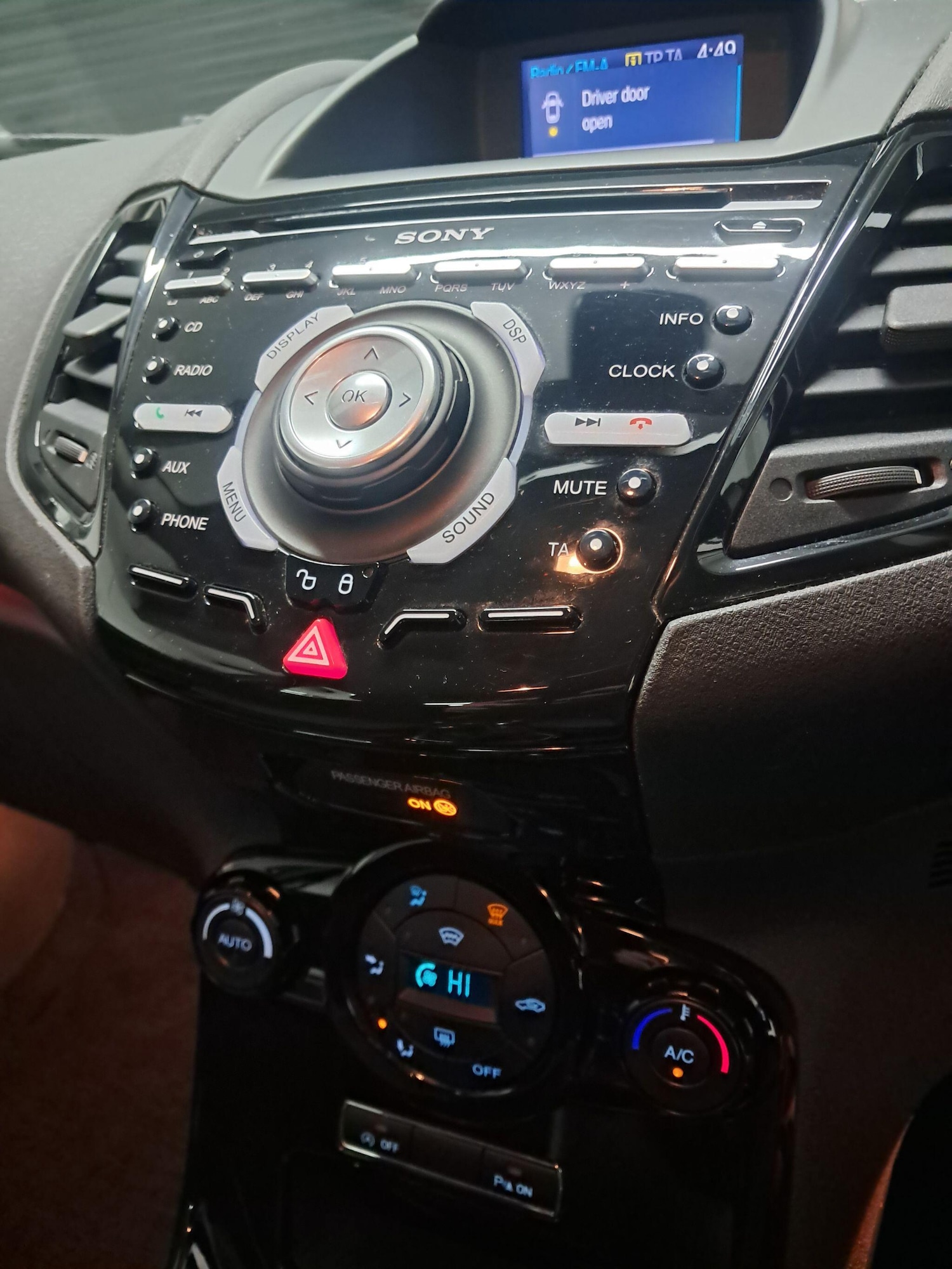 Used Ford Fiesta 2014 for sale - 78101490: Photo 25