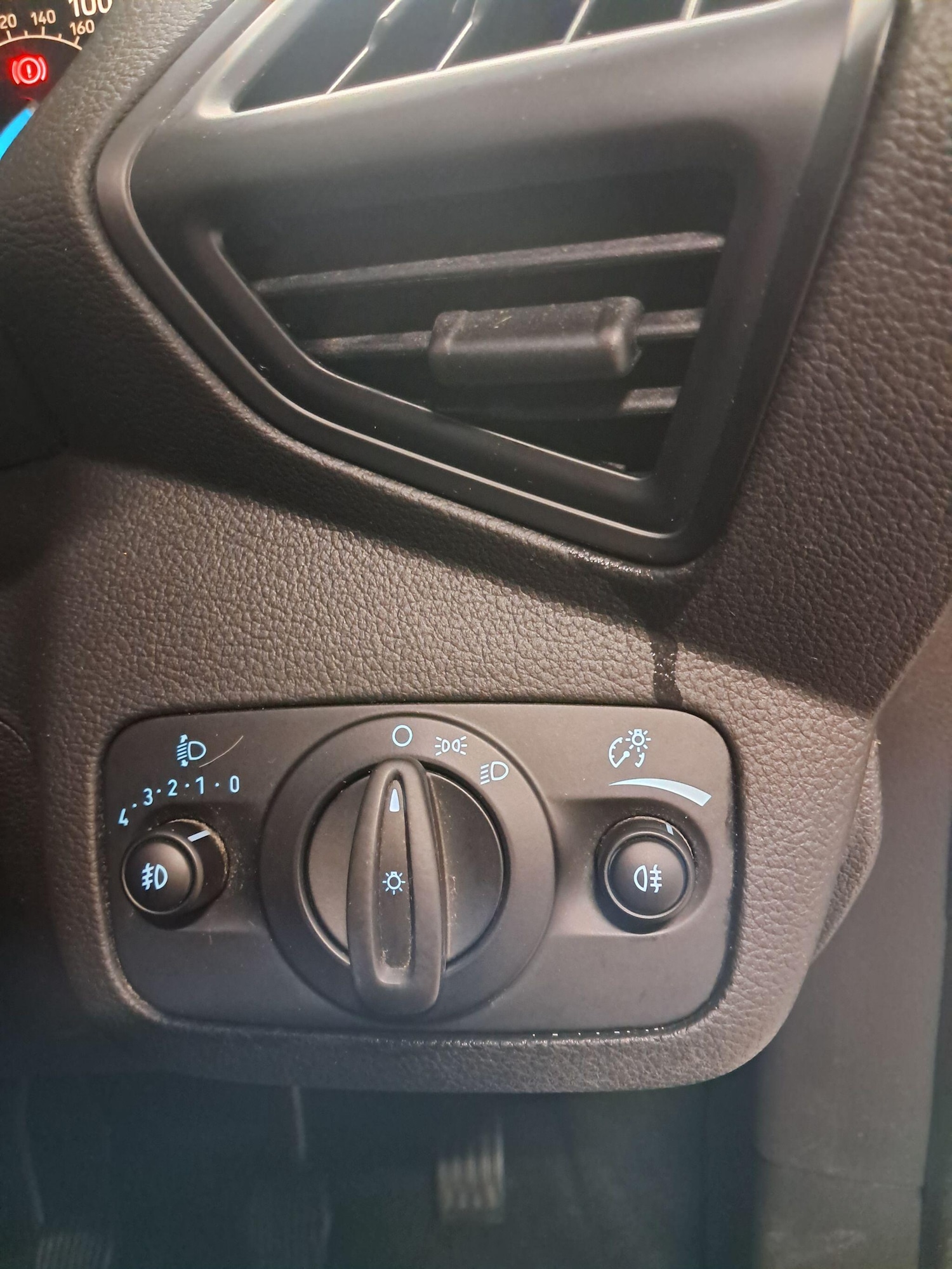 Used Ford C-Max 2015 for sale - 76152461: Photo 23
