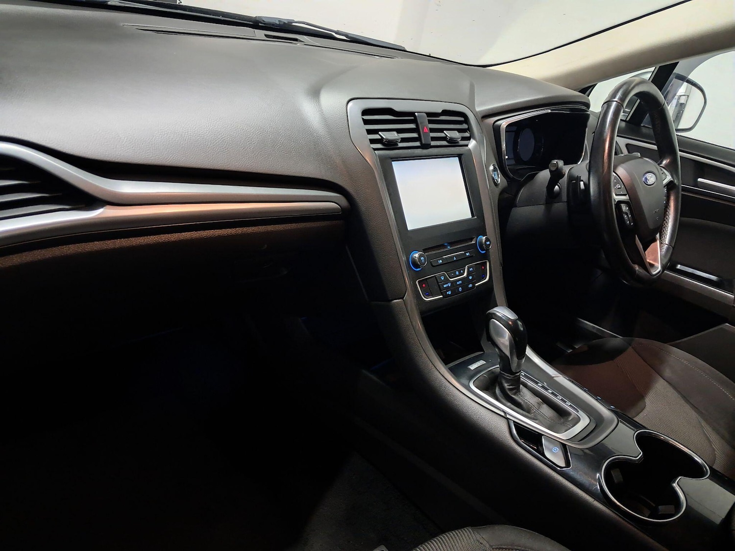 Used Ford Mondeo 2015 for sale - 76620594: Photo 16