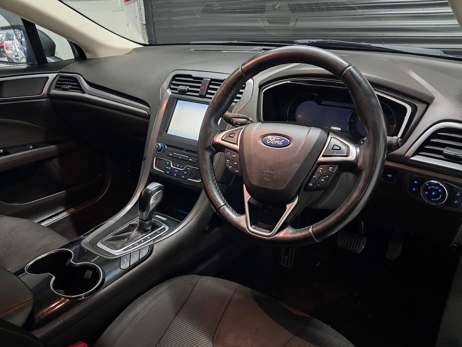 Used Ford Mondeo 2015 for sale - 76620594: Photo 17