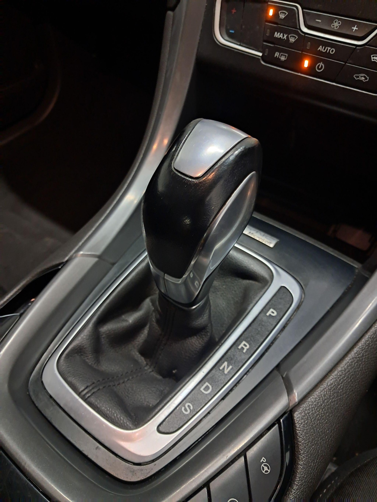 Used Ford Mondeo 2015 for sale - 76620594: Photo 21