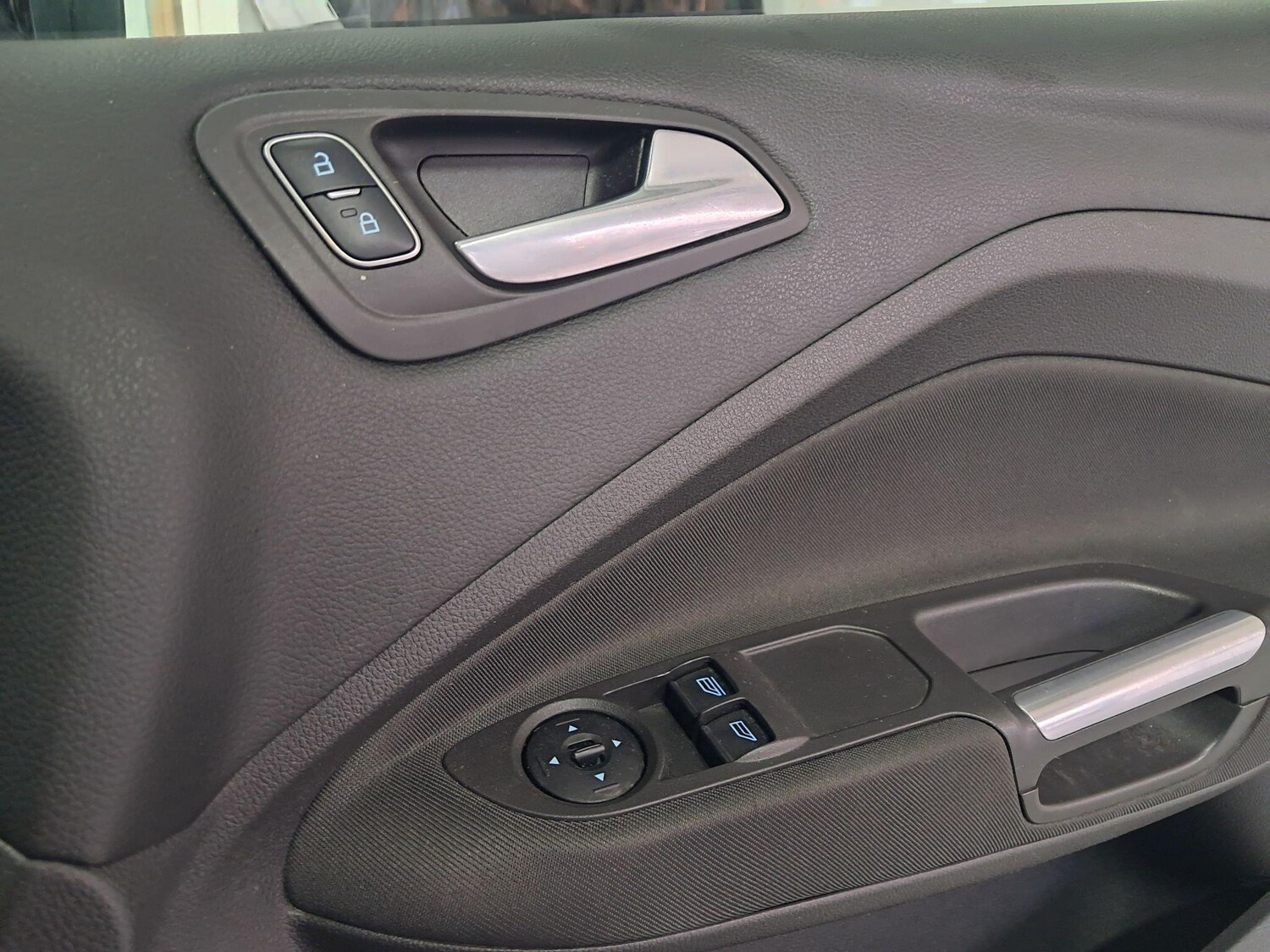 Used Ford C-Max 2017 for sale - 76839649: Photo 26