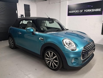 Used MINI Convertible 2017 for sale - 76032432: Photo