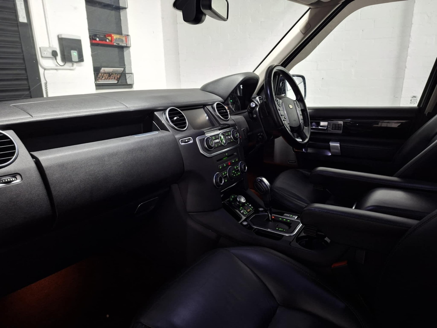 Used Land Rover Discovery 2010 for sale - 77683902: Photo 23