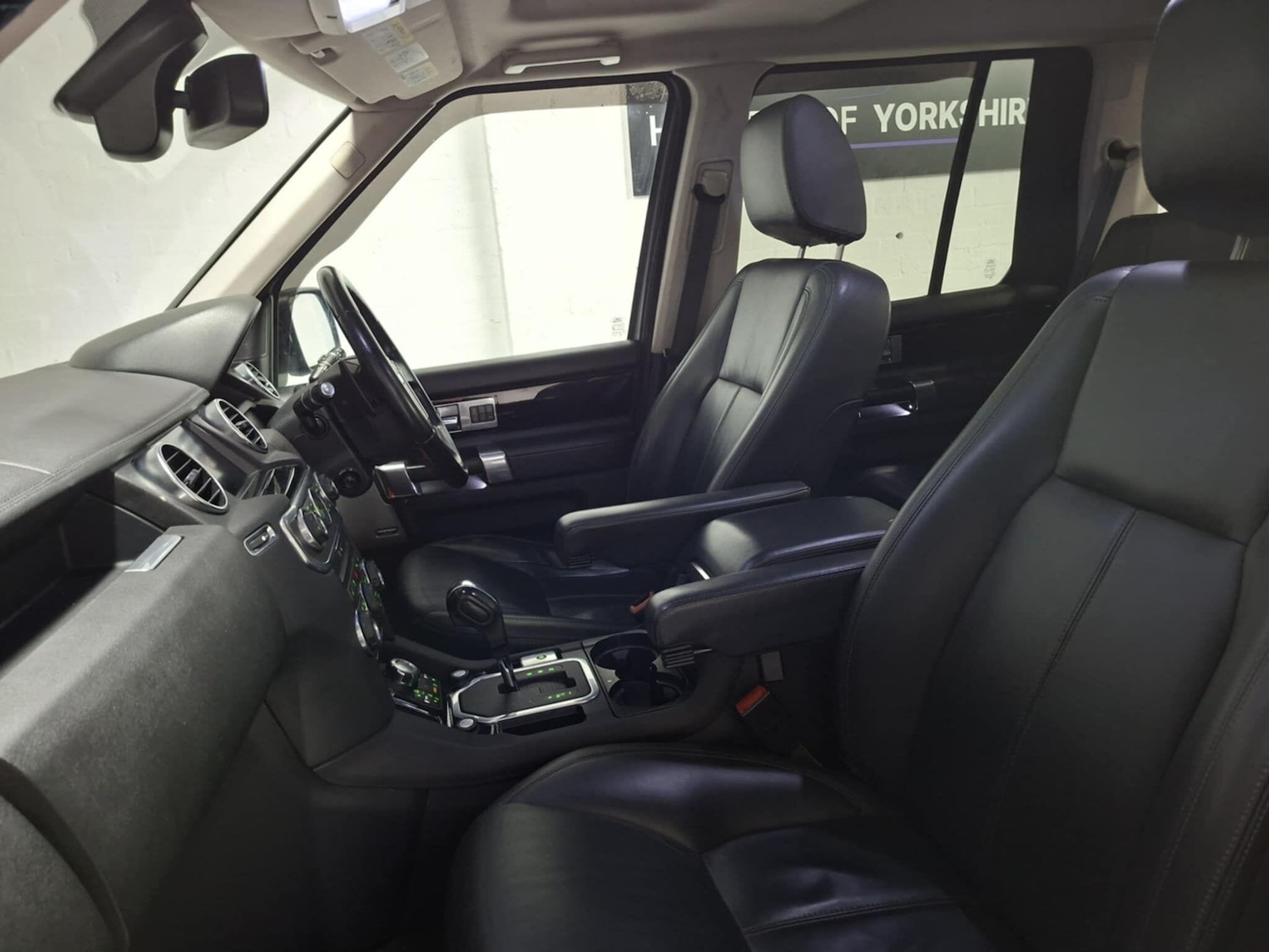 Used Land Rover Discovery 2010 for sale - 77683902: Photo 24