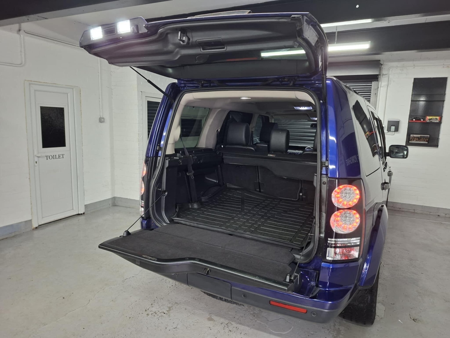 Used Land Rover Discovery 2010 for sale - 77683902: Photo 47