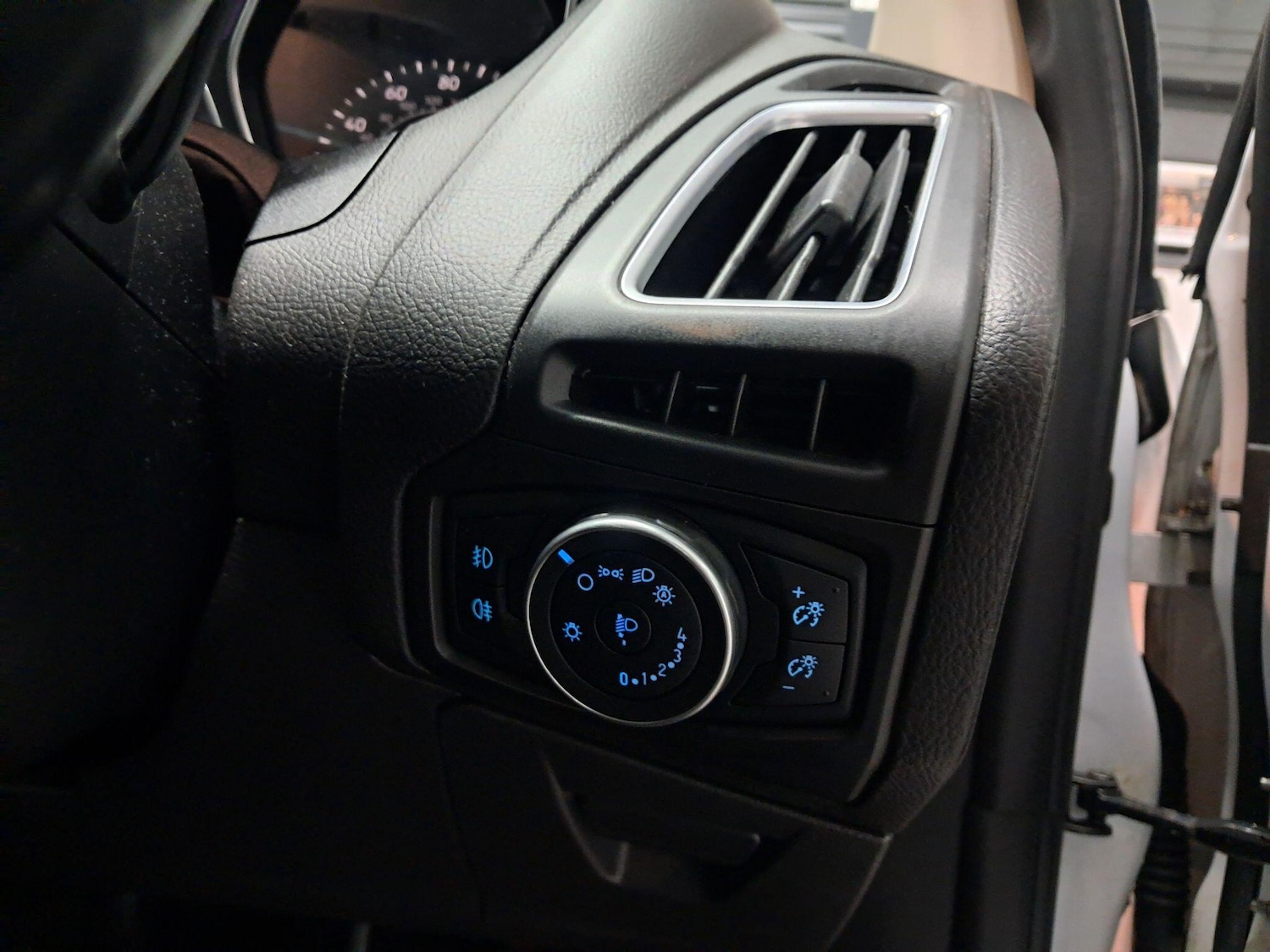 Used Ford Focus 2014 for sale - 76802291: Photo 22