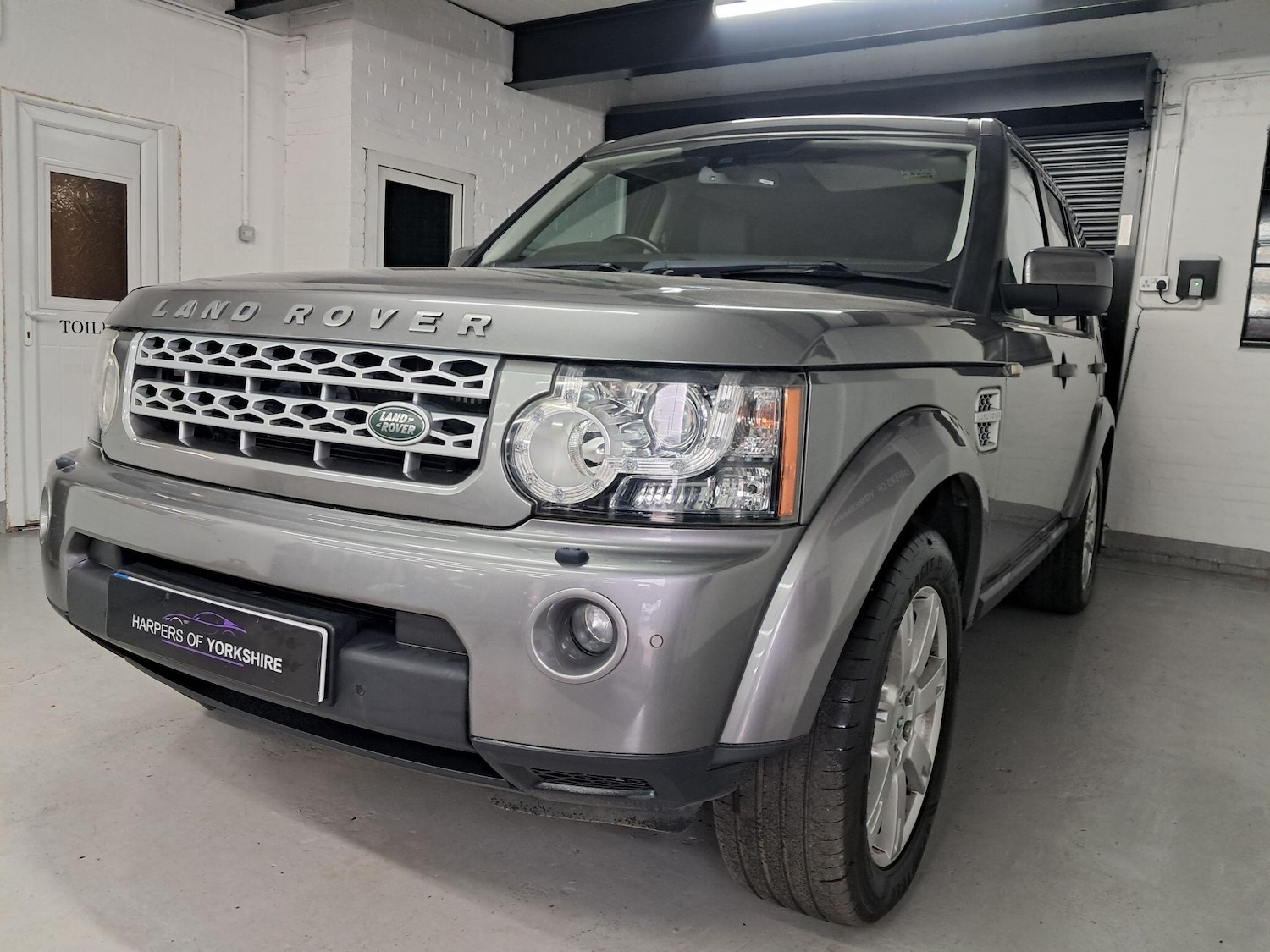 Used Land Rover Discovery 4 for sale - 78136032: Photo 2